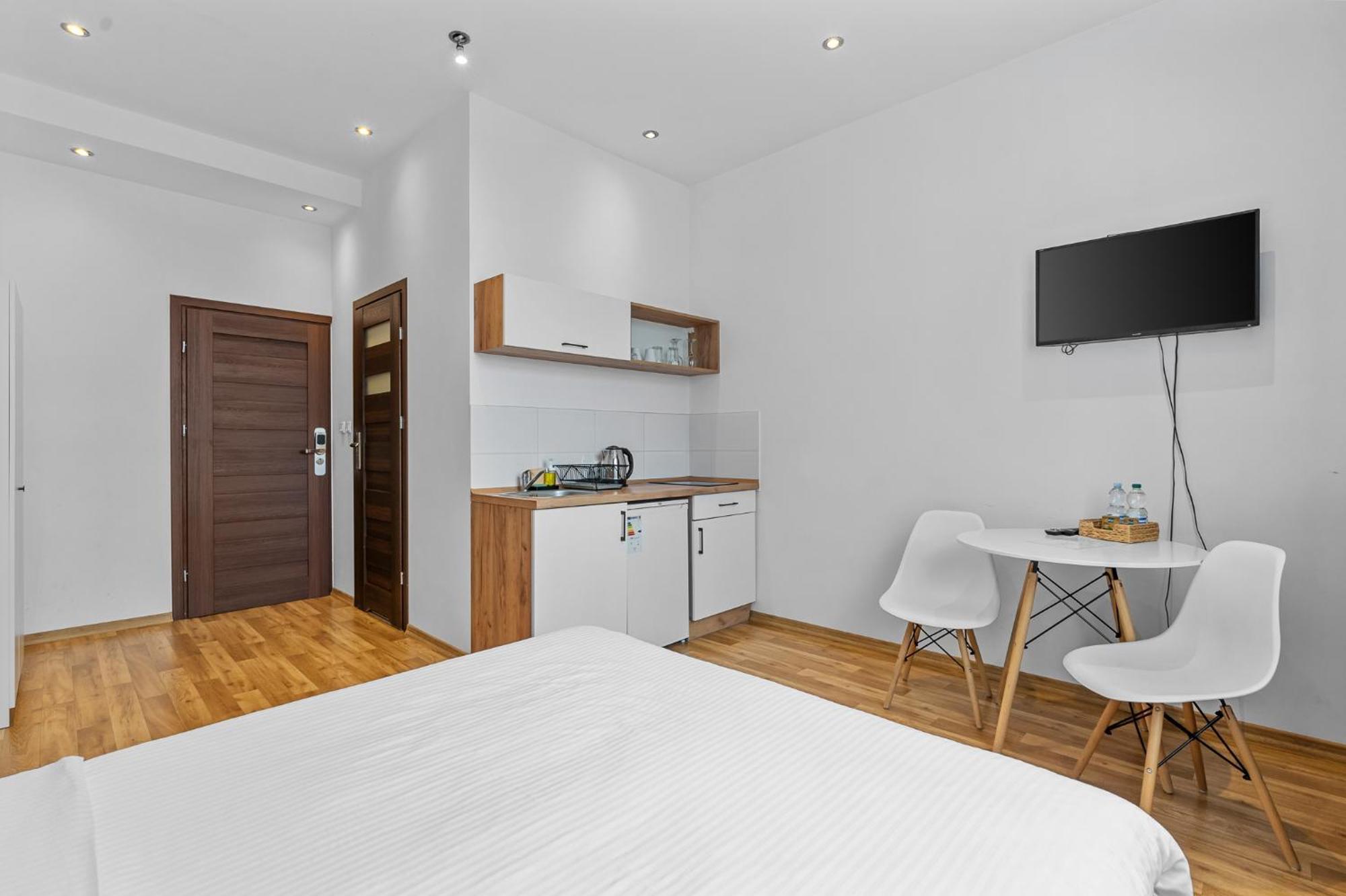 Apartamenty Centrum Zameldowanie 24H Katoviçe Dış mekan fotoğraf